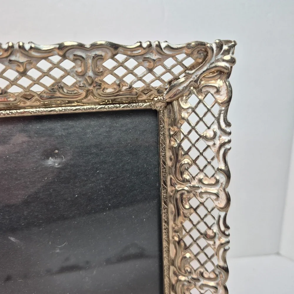 Vintage Ornate 5x7 Gold w/ White Accents Filigree Picture Frame Easel Back MCM